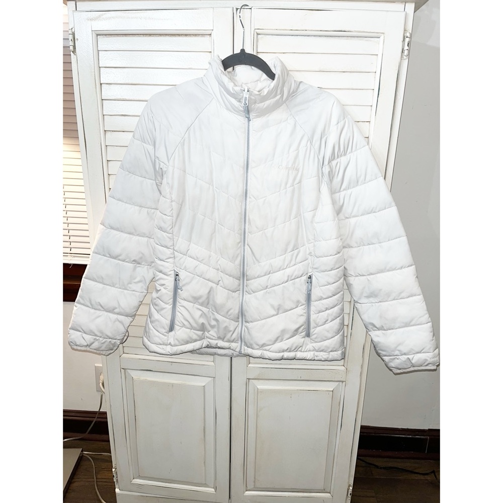 Columbia Women's White Puffer Jacket